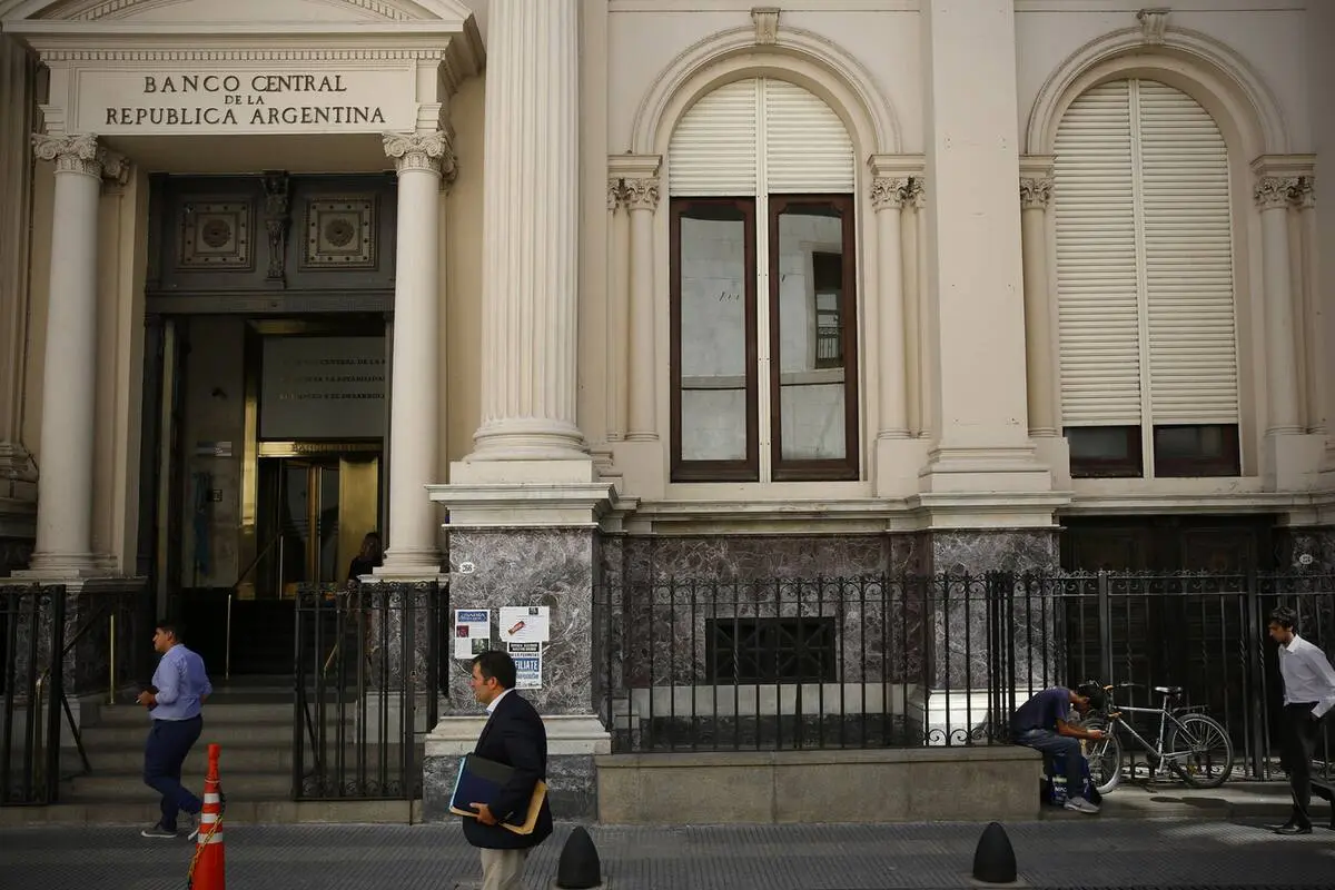 precio del dolar en enero - A cuánto está el dólar hoy, 22 de enero