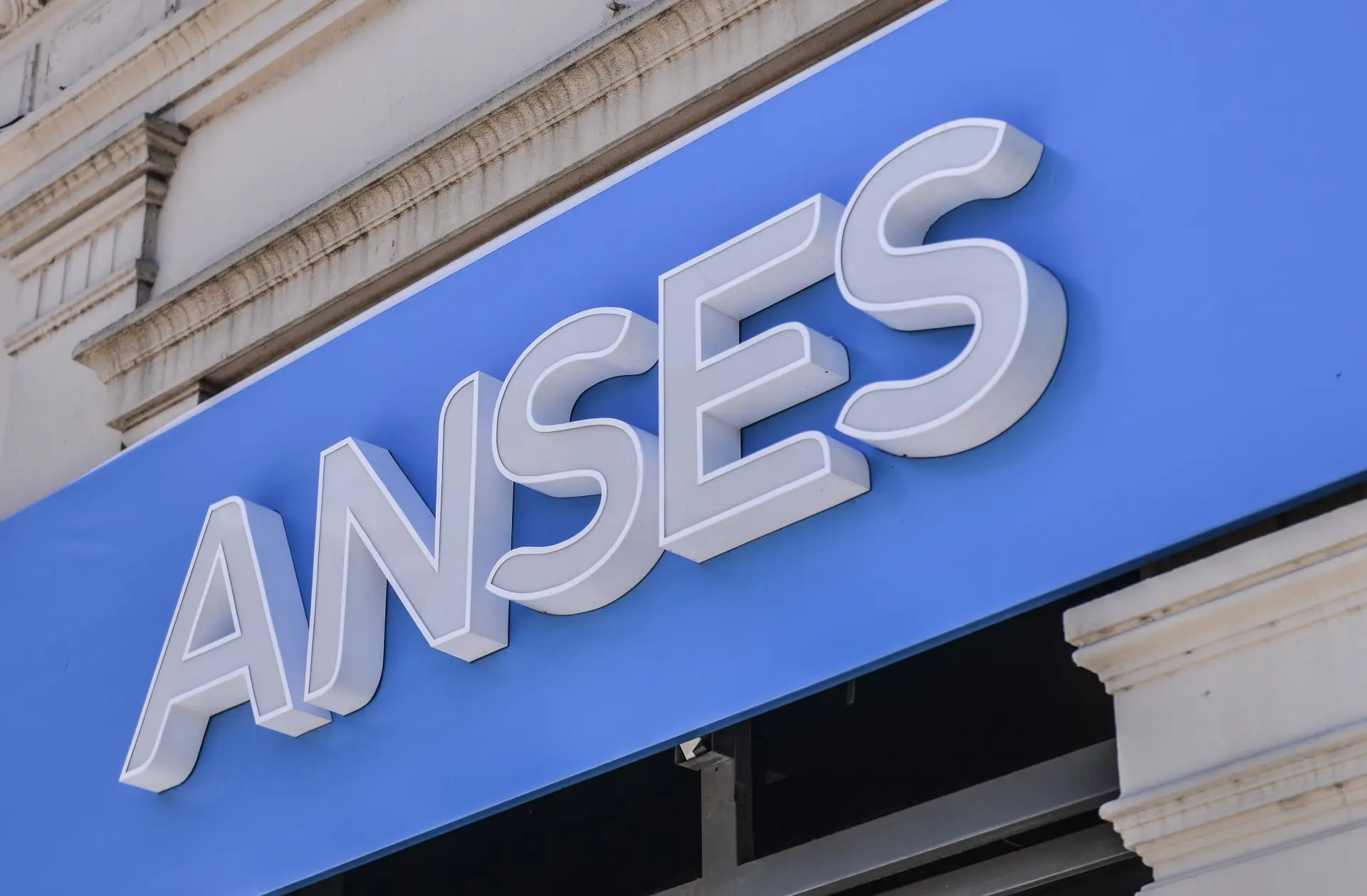 Bono de $18.000 ANSES: Quiénes cobran y cómo acceder - Cómo acceder al nuevo IFE de 18 mil pesos bono 18000 - Cómo acceder al nuevo IFE de 18 mil pesos