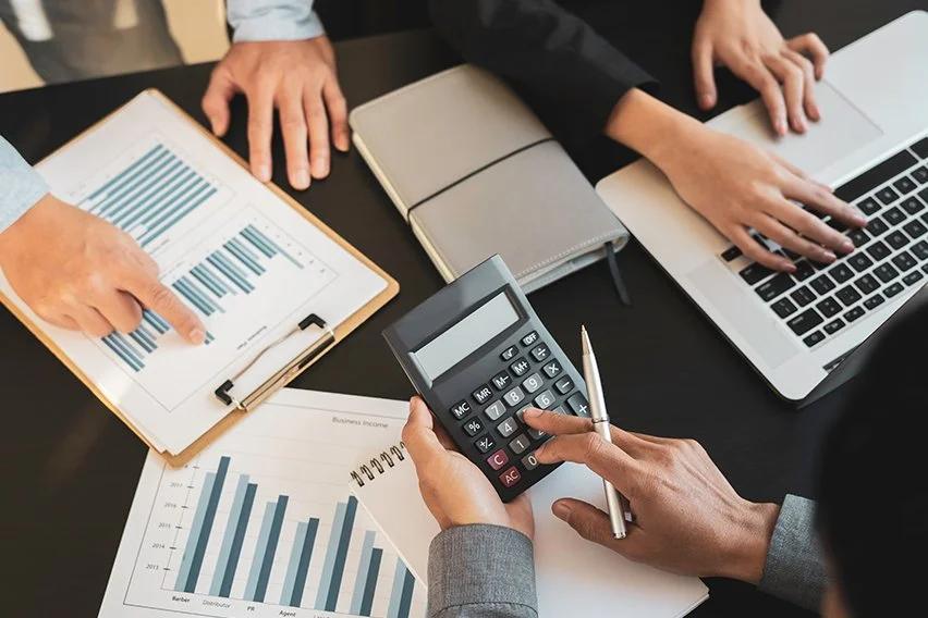 La razón de cobertura de liquidez (LCR): Una guía completa para las finanzas - Cómo calcular el LCR para los bancos lcr finanzas - Cómo calcular el LCR para los bancos