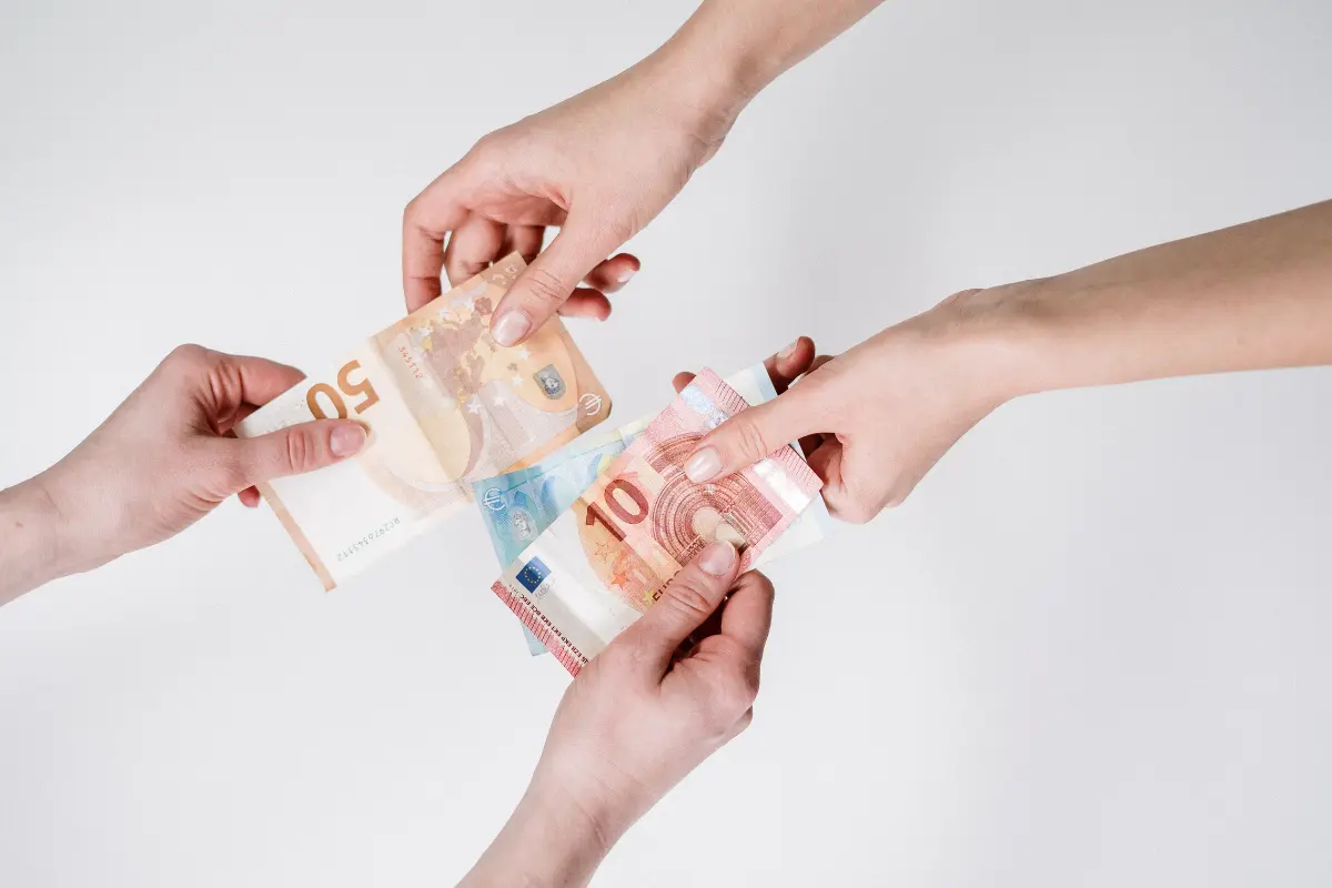 Cómo detectar dólares y reales falsos: Guía completa para evitar estafas - Cómo saber si los reales son falsos dolar real vs falso - Cómo saber si los reales son falsos