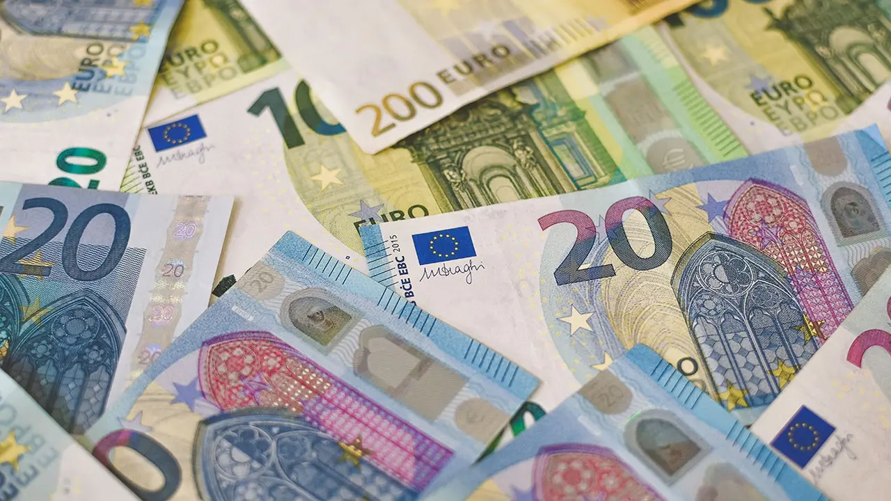 Cómo Detectar Billetes Falsos: Guía Completa para Evitar Estafas - Cómo saber si un billete es falso con el celular billetes de euro falsos - Cómo saber si un billete es falso con el celular
