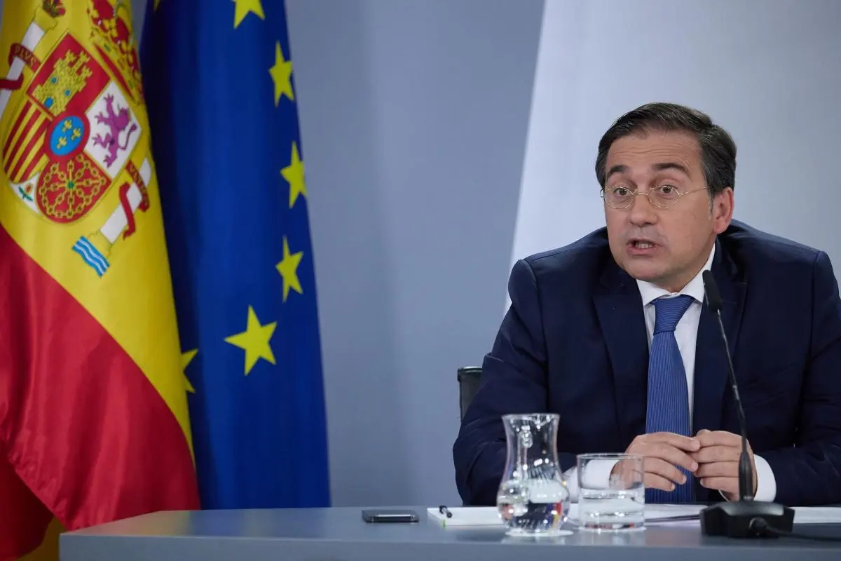 Mesa de Prensa del Ministro de Economía Español en España - Cómo se llama el ministro de economía español mesa de prensa del ministro de finanza argentino en espana - Cómo se llama el ministro de economía español