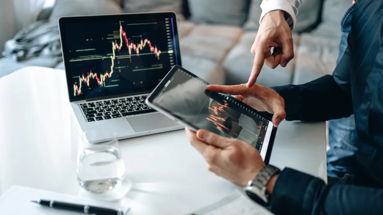 Robinhood: ¿Es una plataforma segura para invertir en acciones? - Cuánto cobra Robinhood por retirar dinero robin hood para invertir - Cuánto cobra Robinhood por retirar dinero