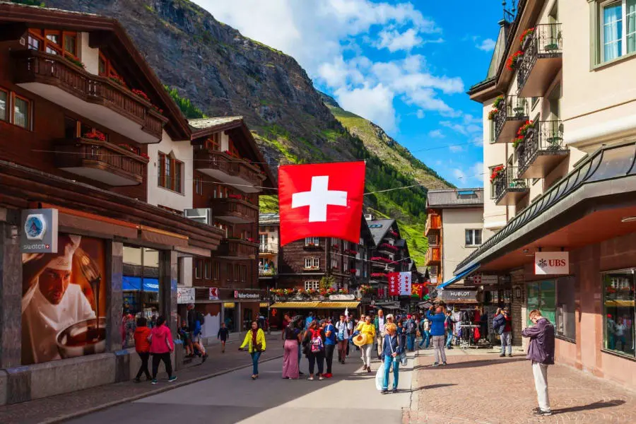 50 mil euro para ir a vivir a suiza - Cuánto dinero necesito para ir a vivir a Suiza