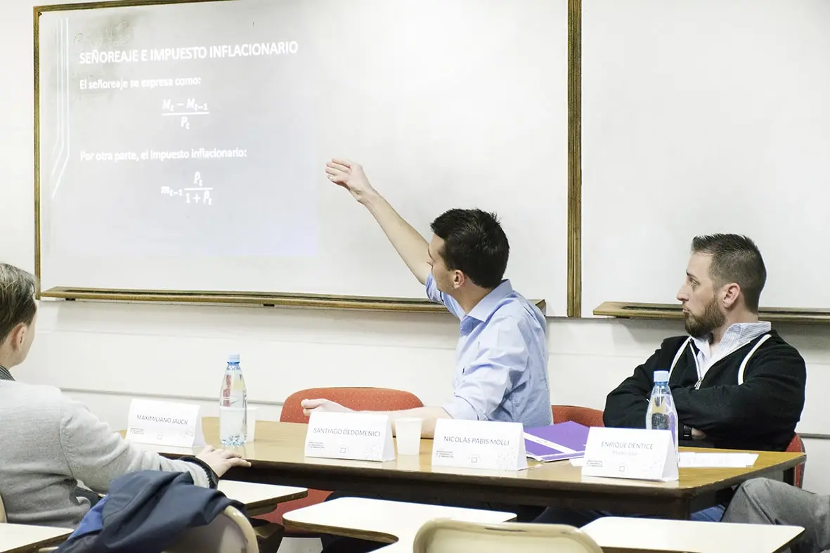 profesor catedra de economia y finanzas unmdp - Cuánto dura el profesorado de Economía
