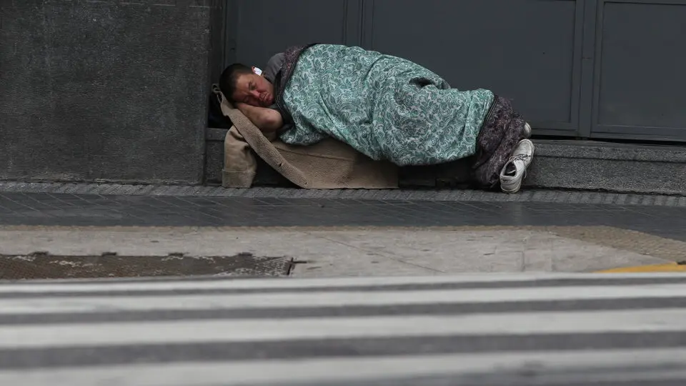 finanzas como dejar de ser pobre - Cuánto necesito ganar para no ser pobre