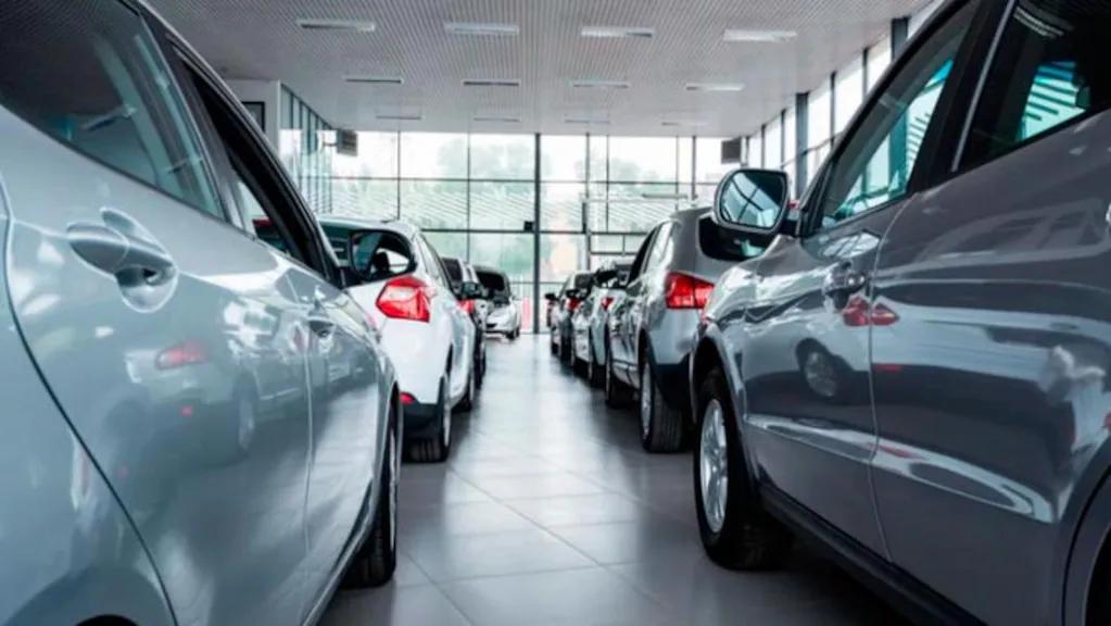 a cuanto toman el dolar las agencias de autos - Cuántos dólares se necesitan para comprar un auto en Argentina