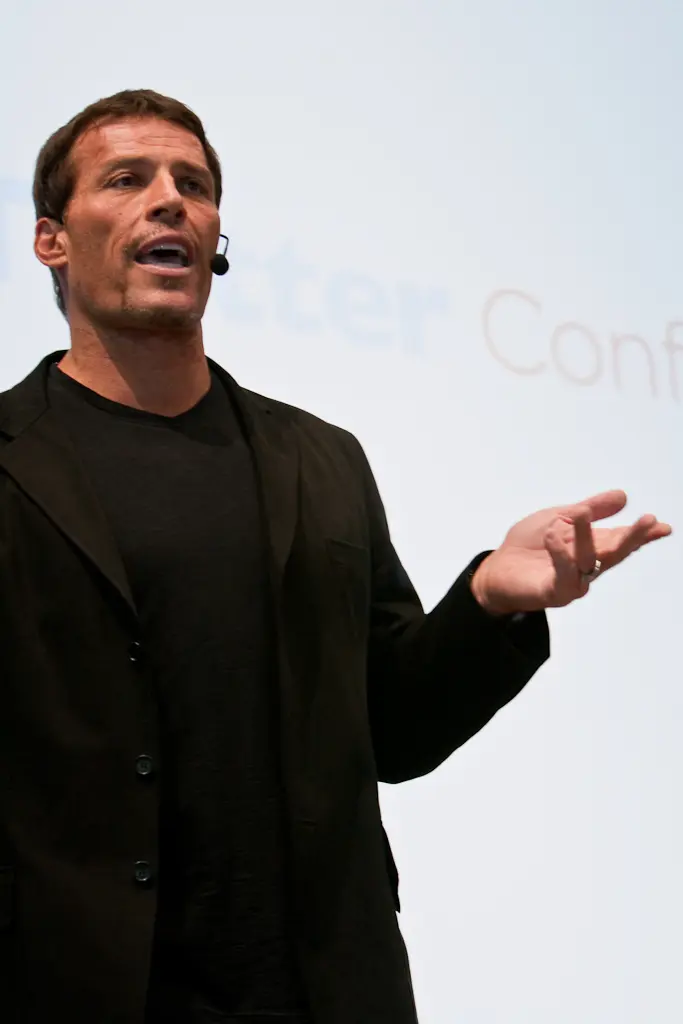Libros de Finanzas de Tony Robbins: Guía Completa para la Libertad Financiera - Qué carrera estudió Tony Robbins libros de finanzas de tony robbins - Qué carrera estudió Tony Robbins