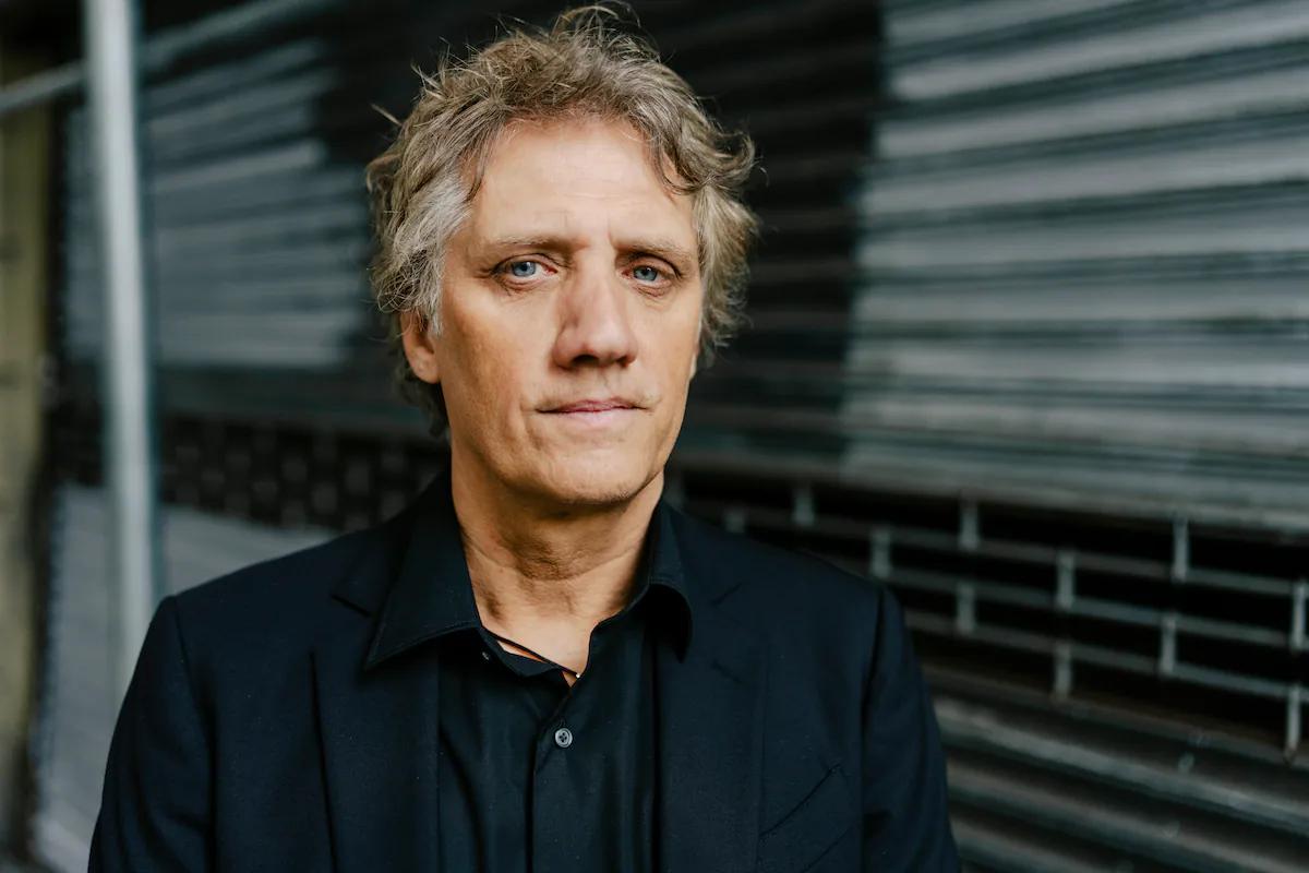 Charly Alberti y su Activismo en el Mundo de las Finanzas y la Industria Armamentista - Qué hace Charly Alberti charly alberti y las finanzas a la industria armamentista - Qué hace Charly Alberti