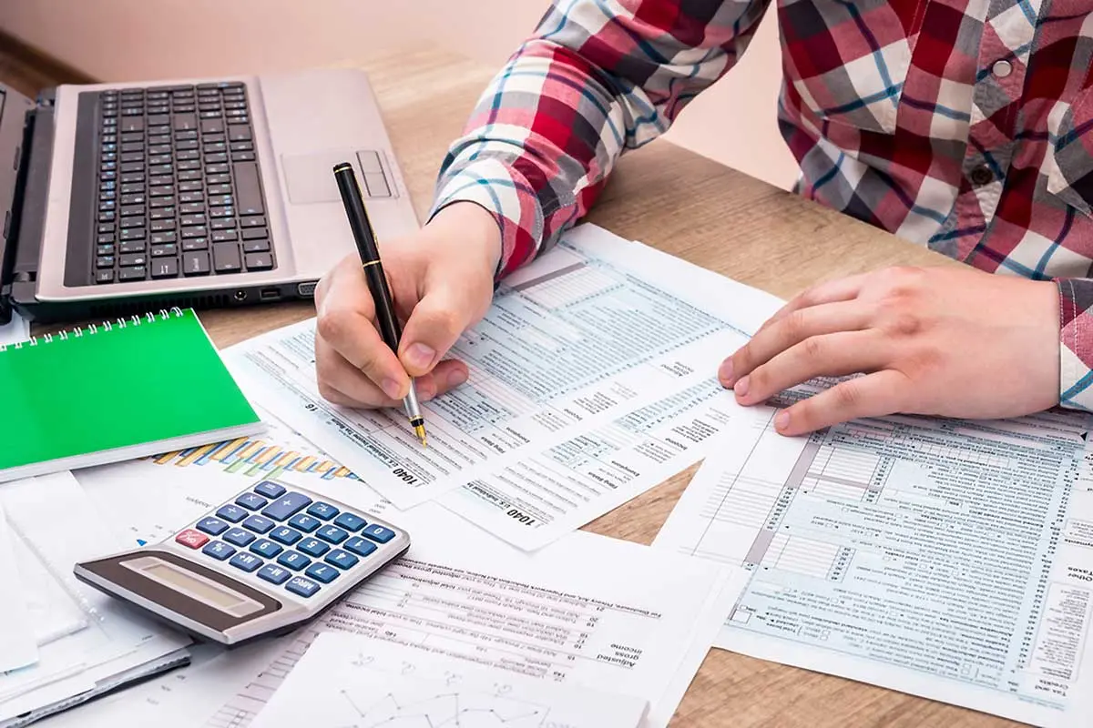 auxiliar de finanzas - Qué hace un auxiliar administrativo en una financiera