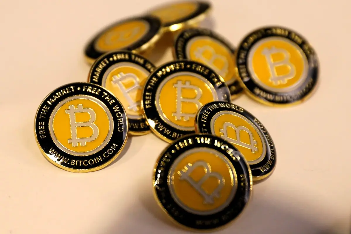 stiglitz criptomonedas clarin - Qué hizo Joseph Stiglitz