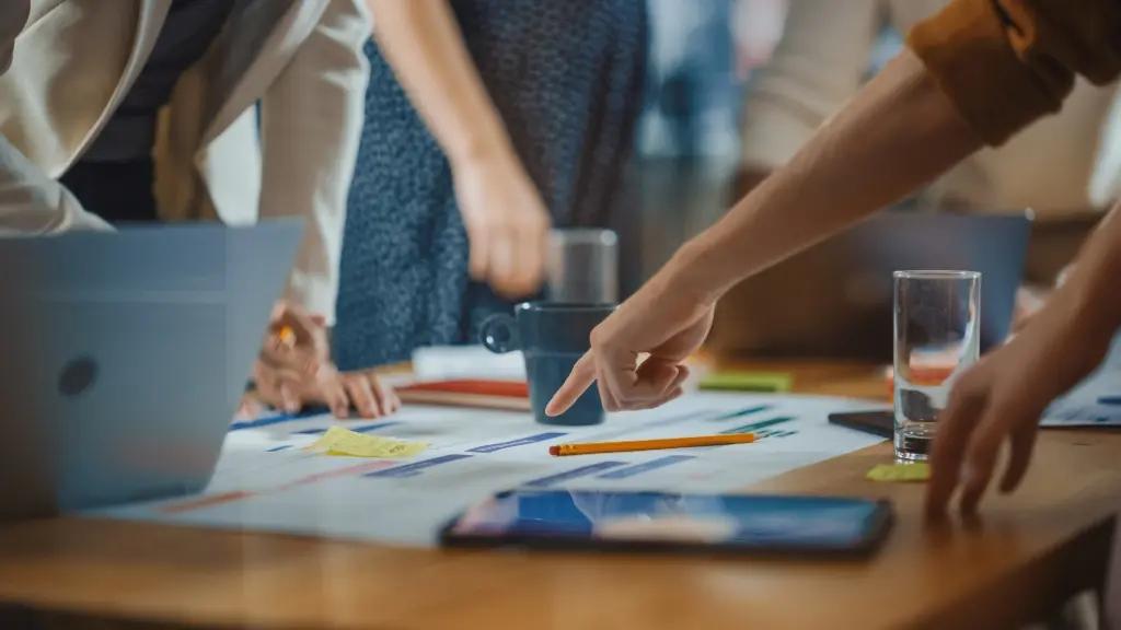 Marketing y Administración: Un dúo dinámico para el éxito empresarial - Qué relación hay entre marketing y administración marketing estaria adentro de la administracion y finanzas - Qué relación hay entre marketing y administración