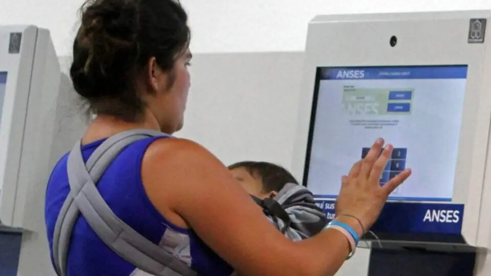Bono de 270.000 pesos de ANSES: requisitos, cómo solicitarlo y quiénes lo cobran - Quién cobra el bono de 120 mil pesos bono 2022 - Quién cobra el bono de 120 mil pesos