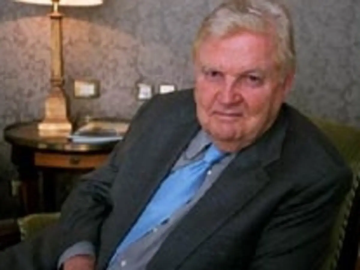 Robert Mundell, el padre del euro: Un legado perdurable en la macroeconomía - Quién creó la economía abierta robert mundell euro - Quién creó la economía abierta